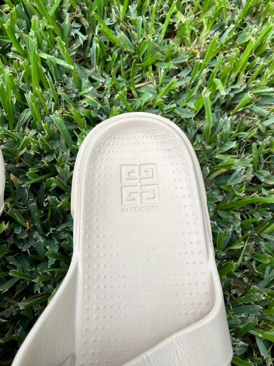 Givenchy Marshmallow 4G Logo Embossed Sculpted Off-White Slides main image 8